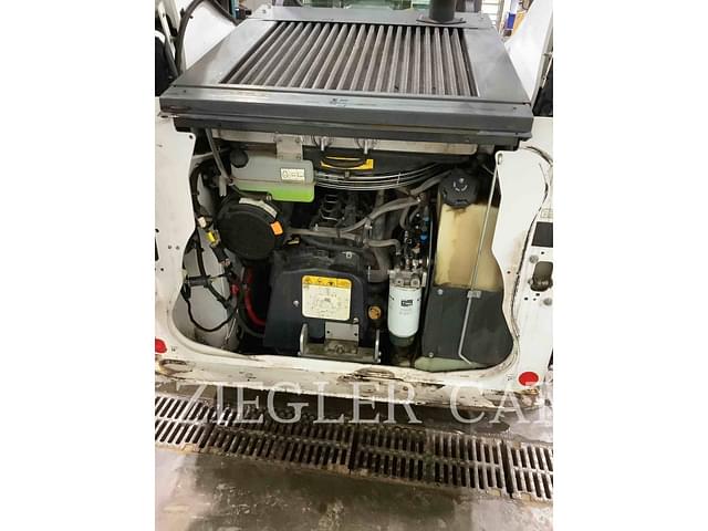 Image of Bobcat T76 equipment image 4
