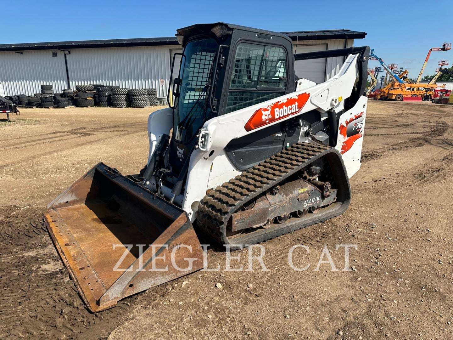 Main image Bobcat T76