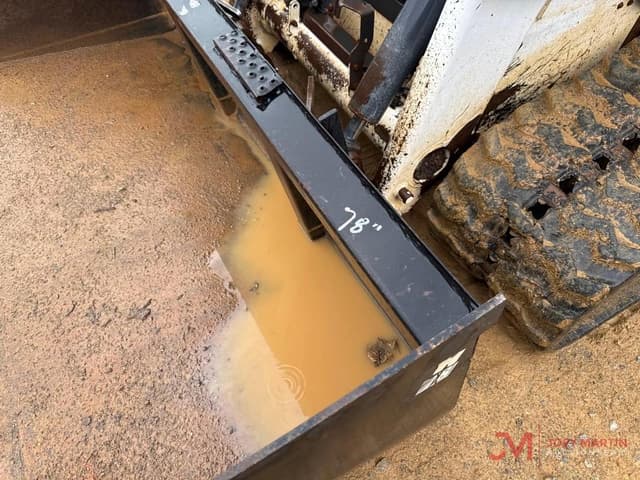 Image of Bobcat T76 equipment image 4
