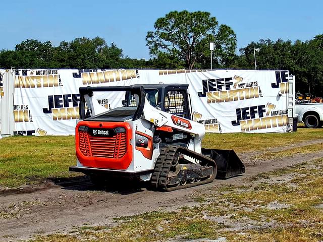 Image of Bobcat T76 equipment image 4