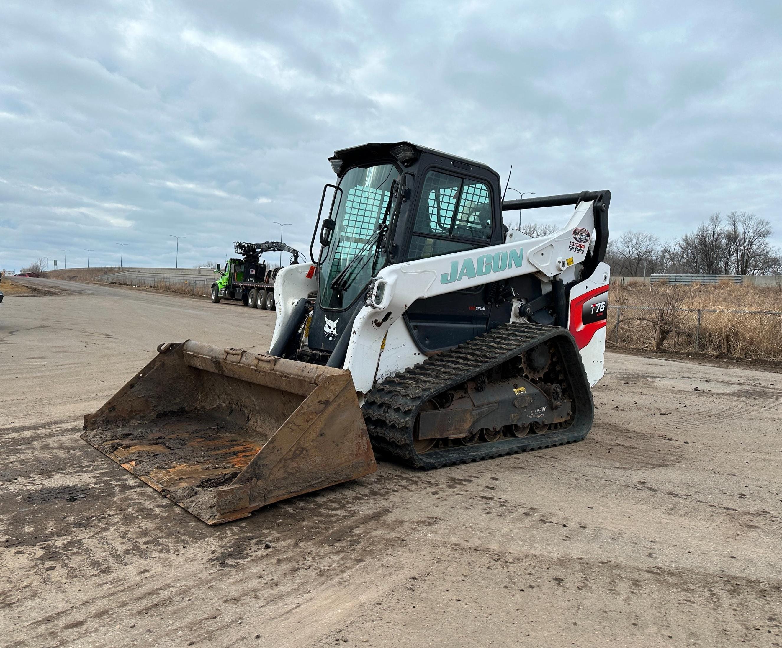 Main image Bobcat T76