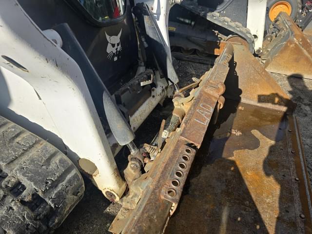 Image of Bobcat T76 equipment image 4