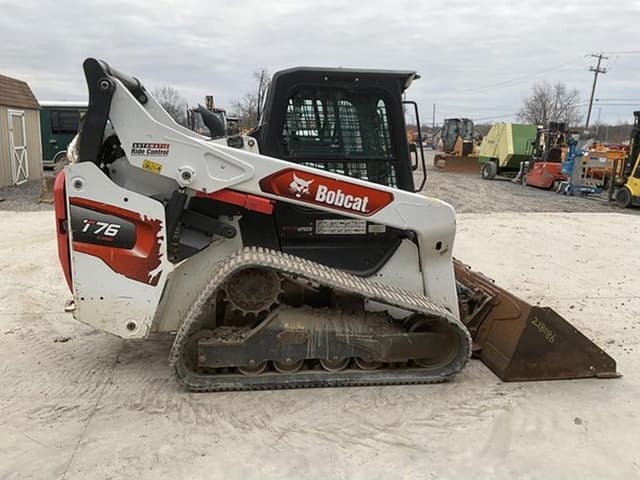 Image of Bobcat T76 equipment image 4