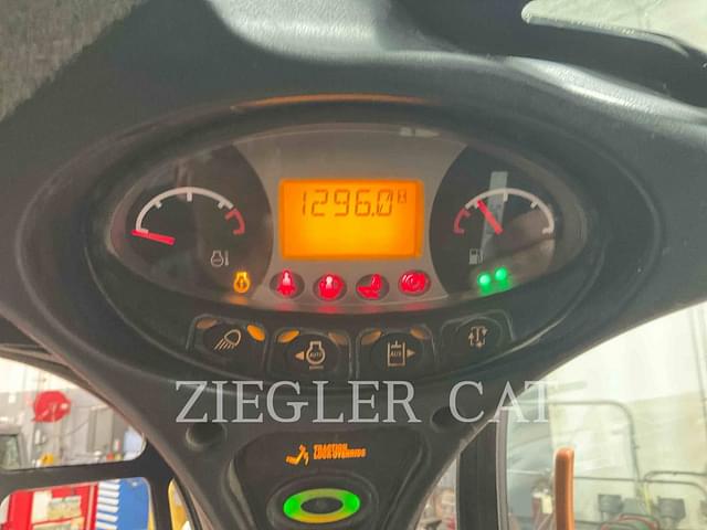 Image of Bobcat T770 equipment image 4