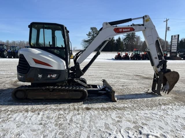 Image of Bobcat E42 equipment image 4