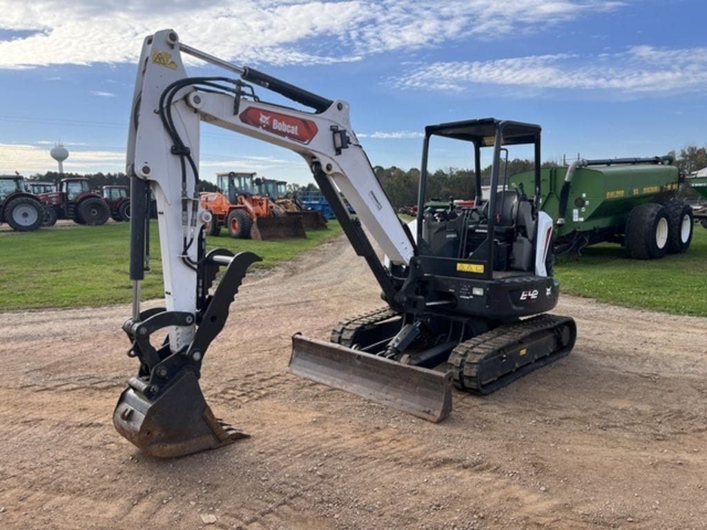 Main image Bobcat E42