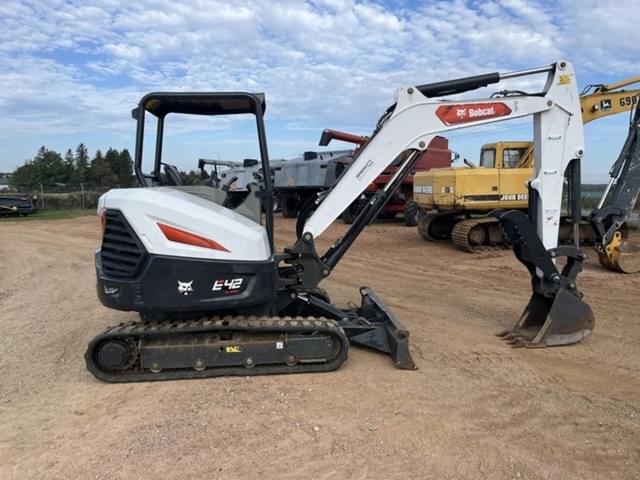 Image of Bobcat E42 equipment image 2