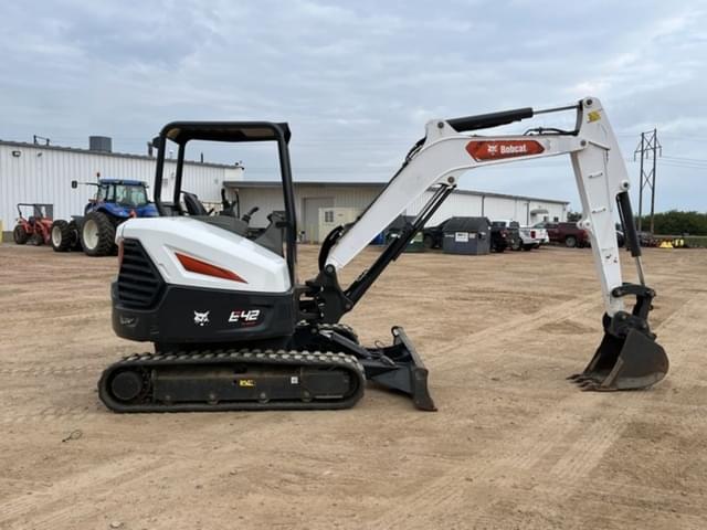 Image of Bobcat E42 equipment image 3
