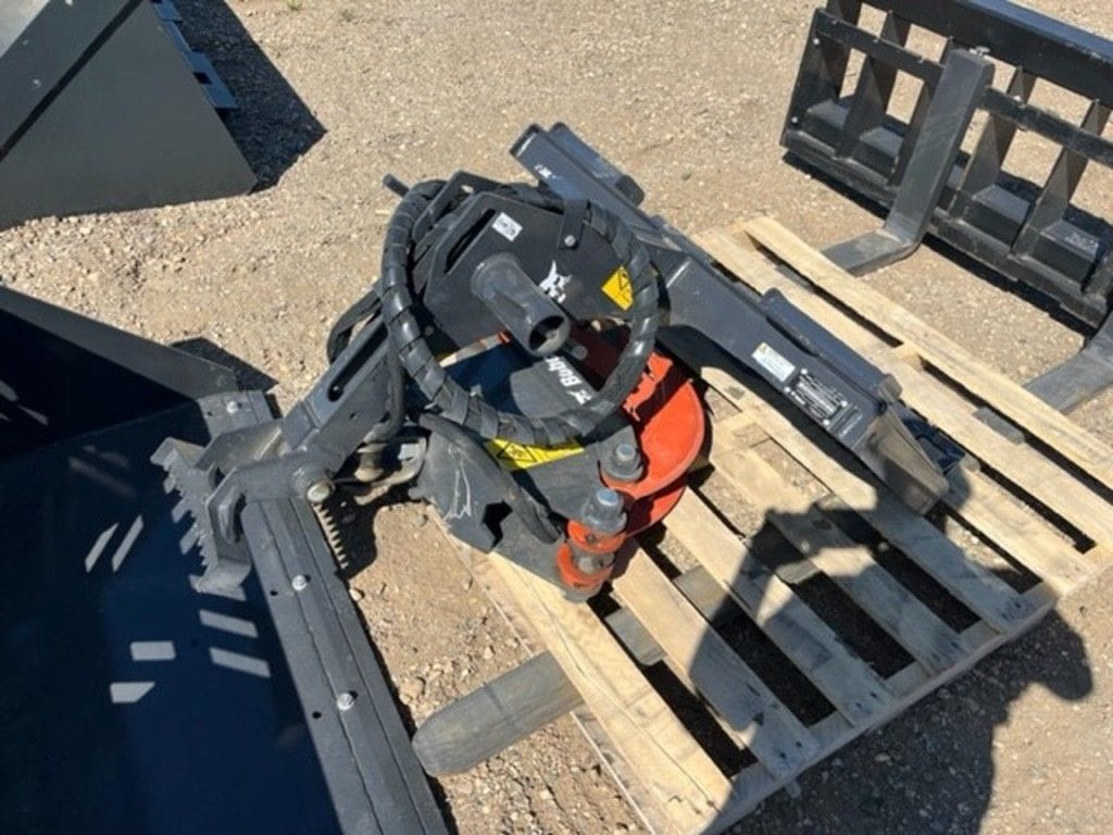 2020 Bobcat Log Grapple 56 Equipment Image0
