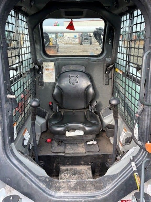 Image of Bobcat S570 equipment image 3