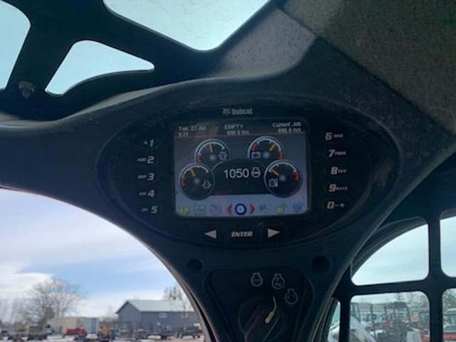 Image of Bobcat T770 equipment image 4