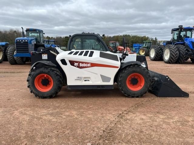 Image of Bobcat V519 equipment image 3