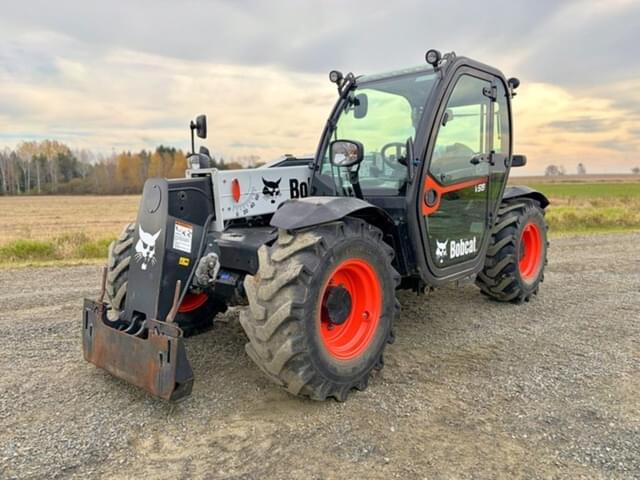 Image of Bobcat V519 equipment image 2