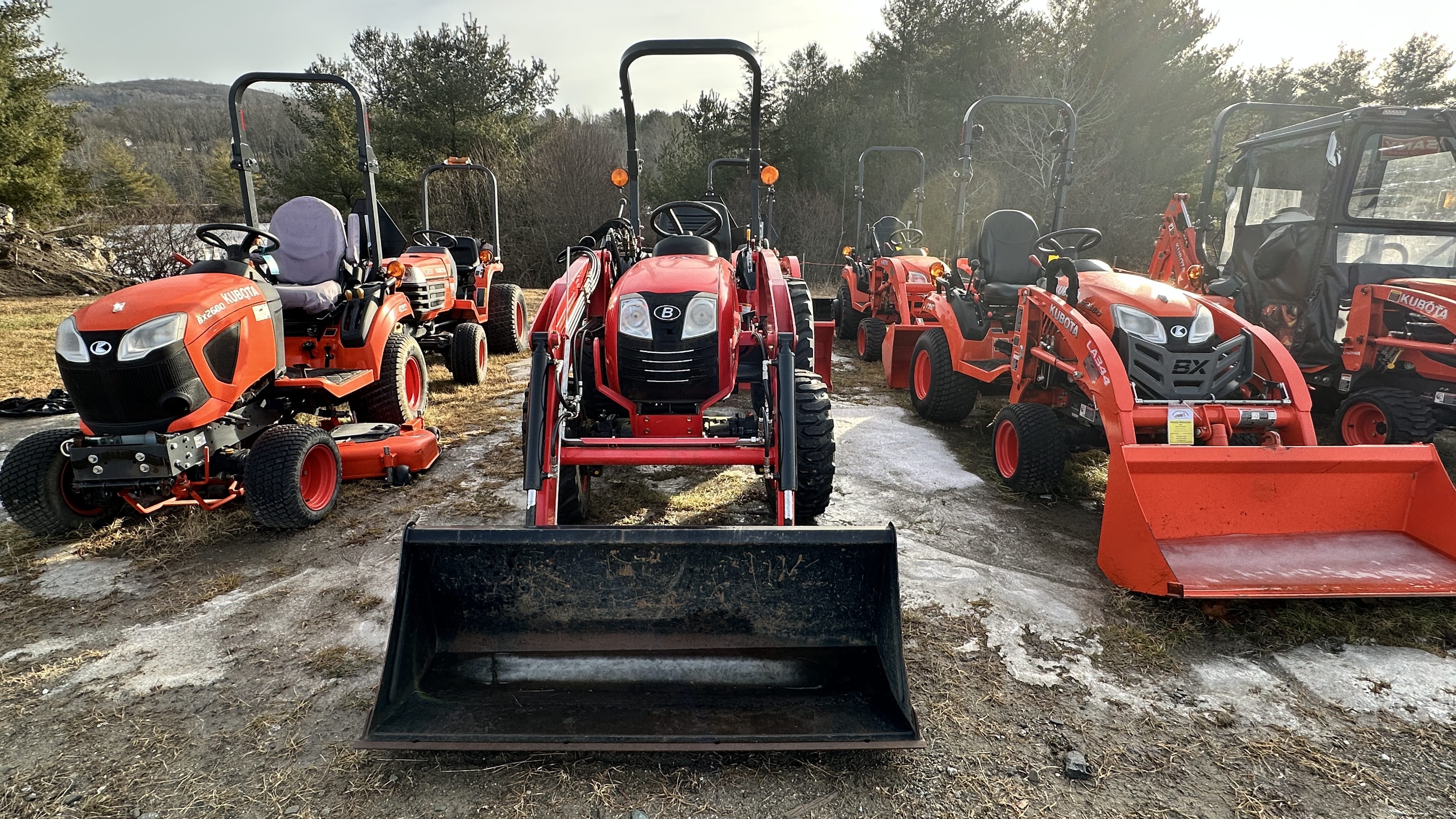 2020 Branson 2610h Equipment Image0