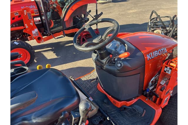 Image of Kubota BX2680 equipment image 4