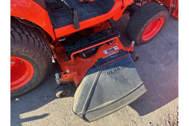 Image of Kubota BX2680 equipment image 3