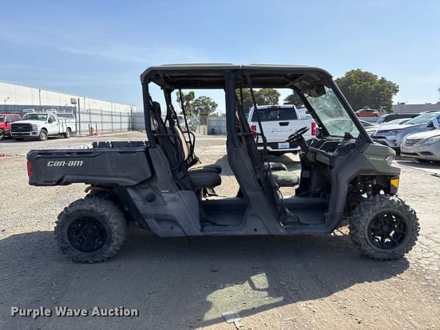 Image of Can-Am Defender equipment image 3