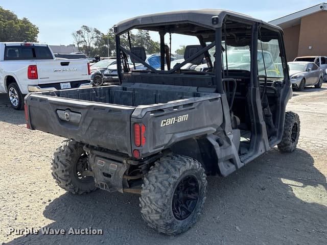 Image of Can-Am Defender equipment image 4