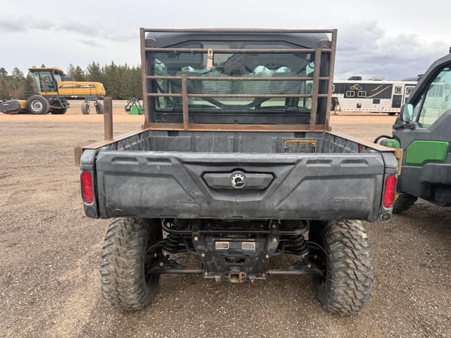 Image of Can-Am Defender XT equipment image 2