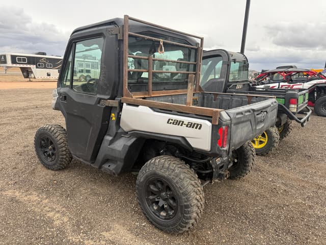Image of Can-Am Defender XT equipment image 1