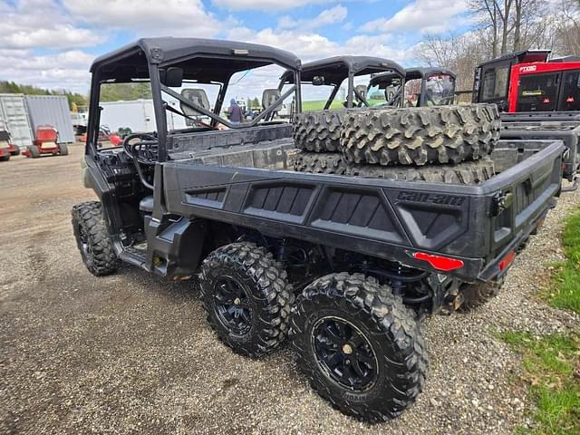 Image of Can-Am Defender XT equipment image 2