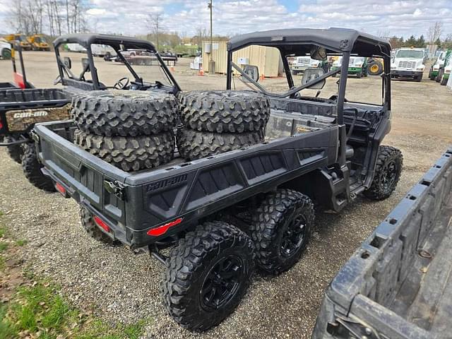 Image of Can-Am Defender XT equipment image 4