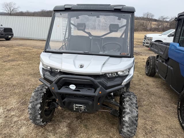 Image of Can-Am HD10 equipment image 1