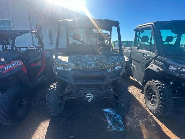 Image of Can-Am Defender HD10 equipment image 2