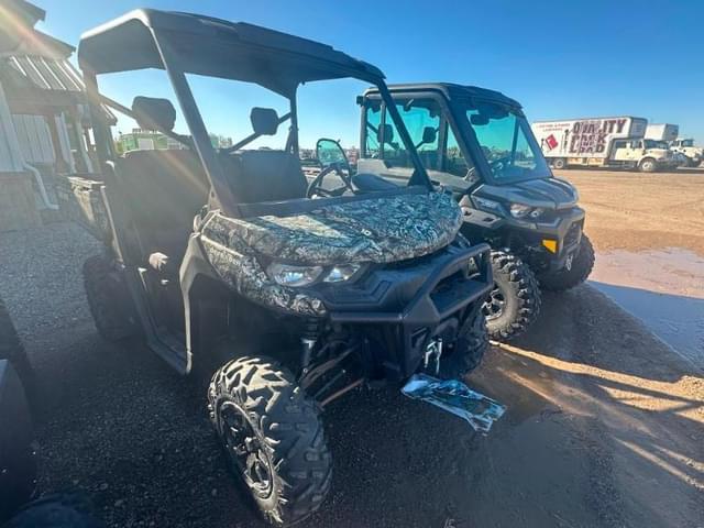 Image of Can-Am Defender HD10 equipment image 1