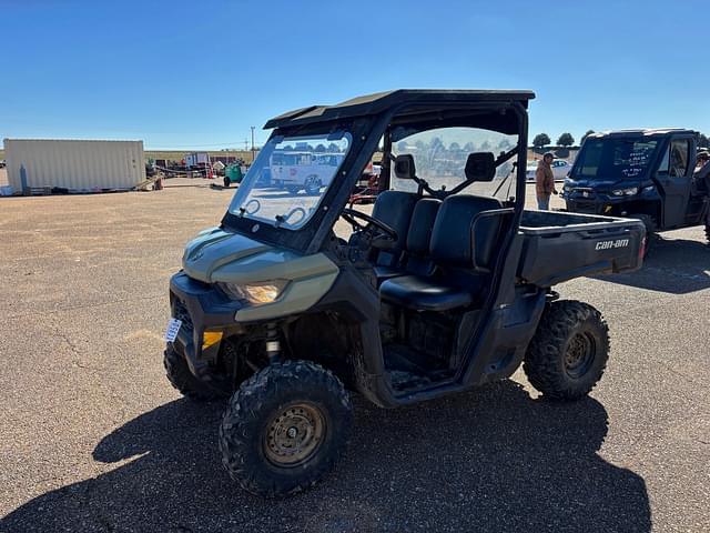 Image of Can-Am Defender HD8 equipment image 1