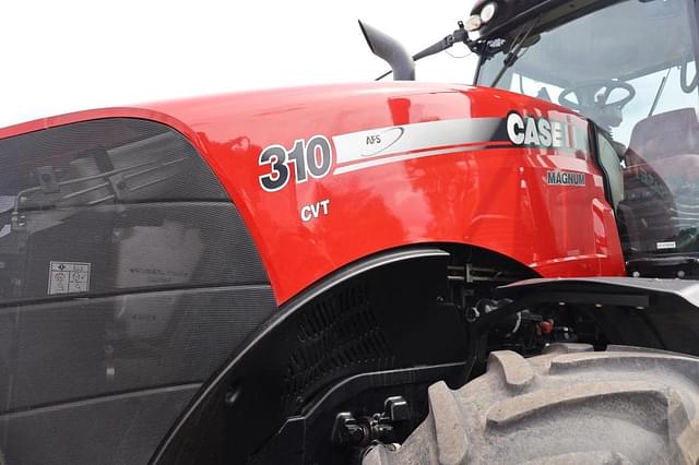 Image of Case IH Magnum 310 equipment image 3