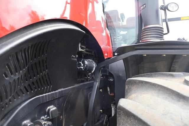 Image of Case IH Magnum 310 equipment image 4