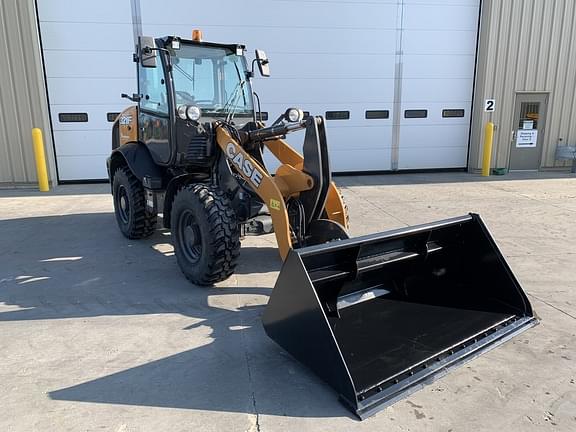 2020 Case 321F Equipment Image0