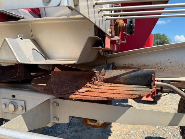 Image of Case IH 5550 Trident equipment image 4