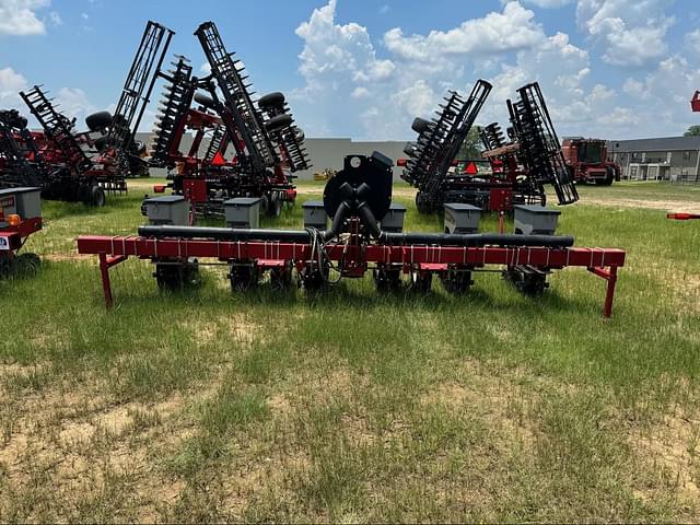 Image of Case IH 1215 equipment image 2