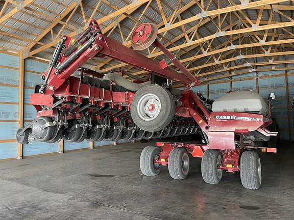Image of Case IH 1245 equipment image 2