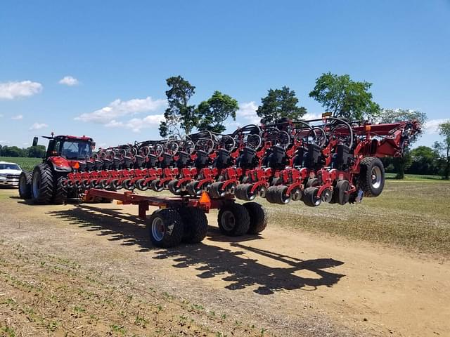 Image of Case IH 2140 equipment image 3