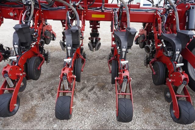 Image of Case IH 2150 equipment image 3