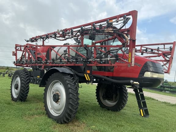 Image of Case IH 3240 Patriot equipment image 2