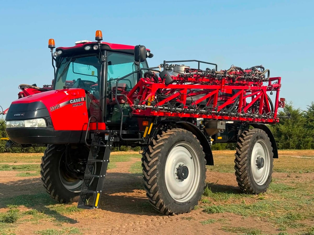 Case IH Patriot 3340 Equipment Image0