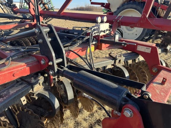 Image of Case IH 335VT equipment image 2