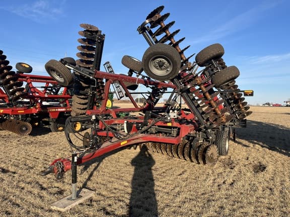 Image of Case IH 335VT equipment image 2