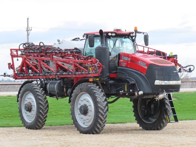 Image of Case IH 5550 Trident equipment image 3
