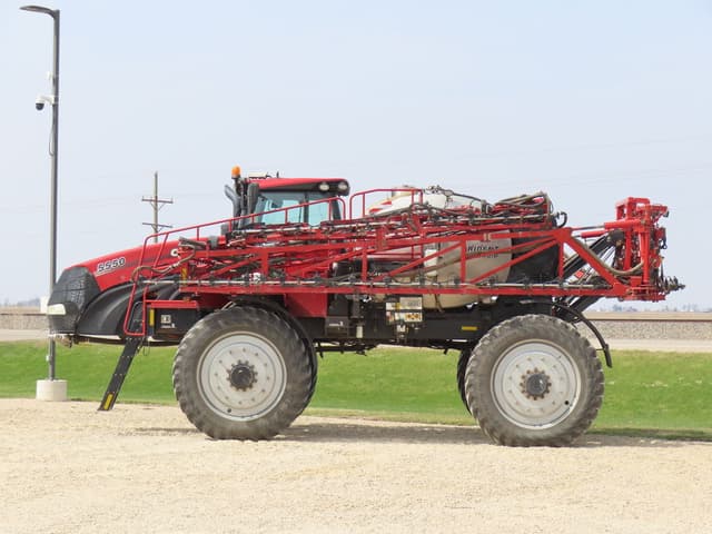 Image of Case IH 5550 Trident equipment image 1