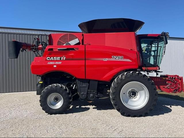 Image of Case IH 7250 equipment image 1