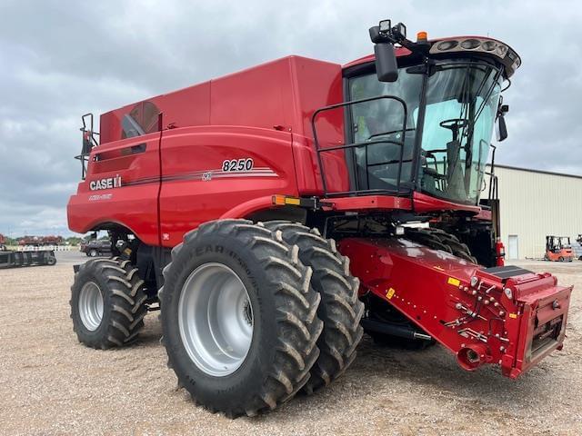 Image of Case IH 8250 equipment image 1