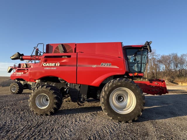 Image of Case IH 8250 equipment image 1
