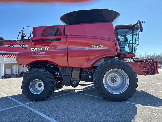 Image of Case IH 8250 equipment image 1