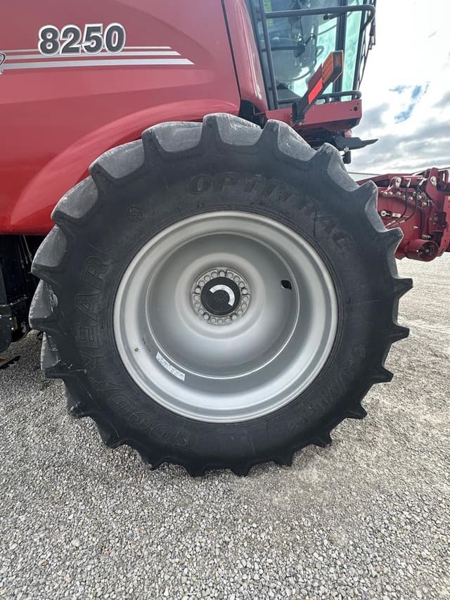 Image of Case IH 8250 equipment image 4