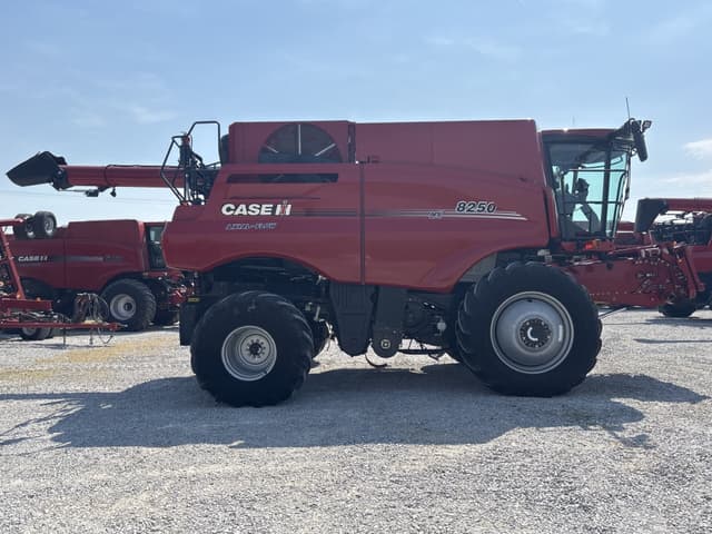 Image of Case IH 8250 equipment image 1